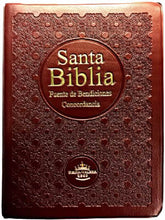 Load image into Gallery viewer, Santa Bíblia Con Concordancia y Fuente de Bendiciones (vino) by American Bible
